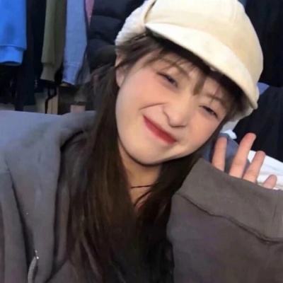 小S全家为其提前庆生 和老公依偎在一起太甜了